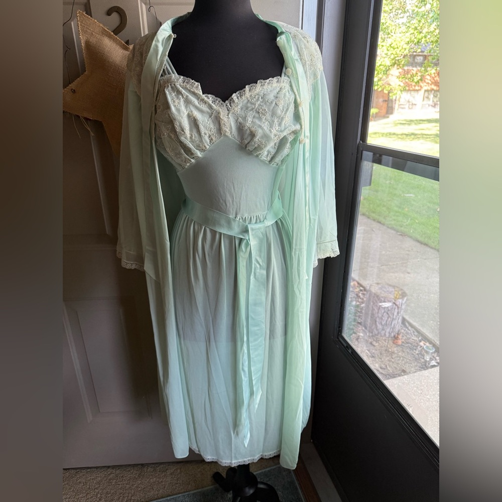 Vintage 50/60s Corsage sea foam sheer pixie two piece peignoir set, size medium